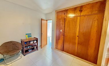 RETASADA! CASA SOBRE 2 LOTES. UNICA!!