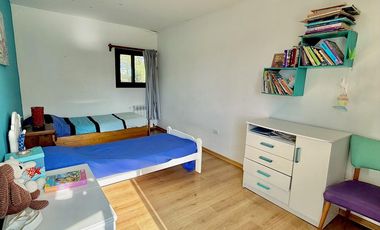 RETASADA! CASA SOBRE 2 LOTES. UNICA!!