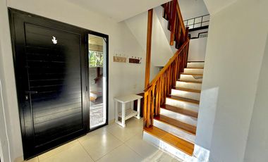 RETASADA! CASA SOBRE 2 LOTES. UNICA!!