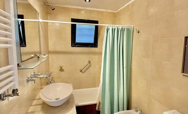 RETASADA! CASA SOBRE 2 LOTES. UNICA!!