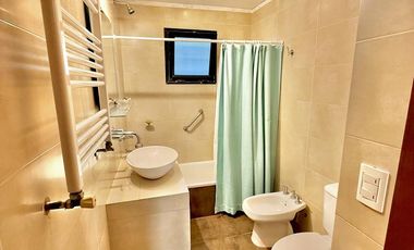 RETASADA! CASA SOBRE 2 LOTES. UNICA!!