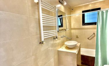 RETASADA! CASA SOBRE 2 LOTES. UNICA!!