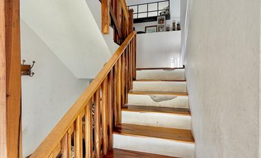 RETASADA! CASA SOBRE 2 LOTES. UNICA!!