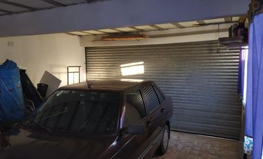 Casa en  Lisandro de la Torre