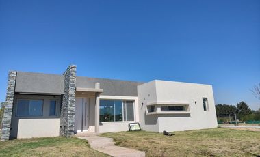 Casa en venta a estrenar en Barrio Privado Monet