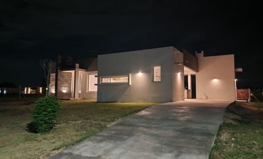 Casa en venta a estrenar en Barrio Privado Monet