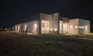 Casa en venta a estrenar en Barrio Privado Monet