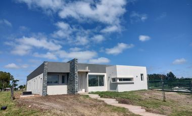 Casa en venta a estrenar en Barrio Privado Monet