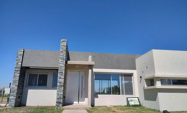 Casa en venta a estrenar en Barrio Privado Monet