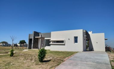 Casa en venta a estrenar en Barrio Privado Monet