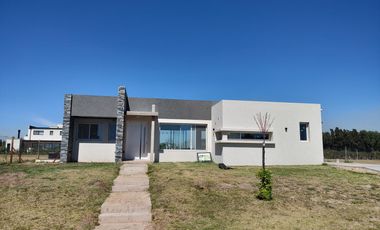 Casa en venta a estrenar en Barrio Privado Monet