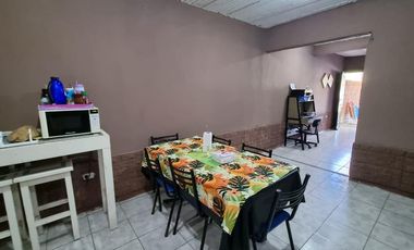 Casa en venta - 5 Dormitorios 3 Baños - Cochera - 200Mts2 - José C. Paz