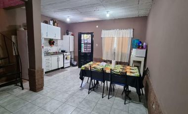 Casa en venta - 5 Dormitorios 3 Baños - Cochera - 200Mts2 - José C. Paz