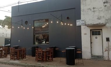 Casa en venta - 2 Dormitorios 2 Baños - Cochera - 243Mts2 - Salto