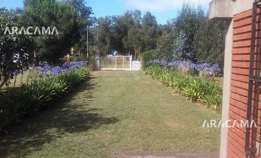 Chalet en calles 54 y 41 - Miramar