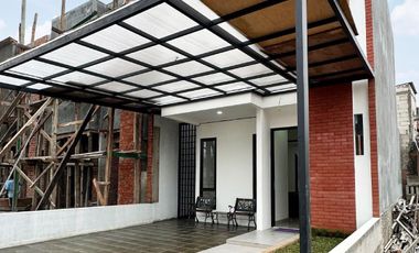 Rumah Modern Contemporary Pondok Cabe Dekat Kampus UT