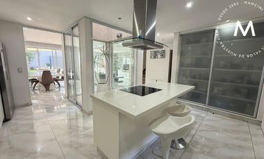 APTO CRÉDITO - Casa en venta de 5 ambientes con quincho, piscina y cochera - Villa Ballester