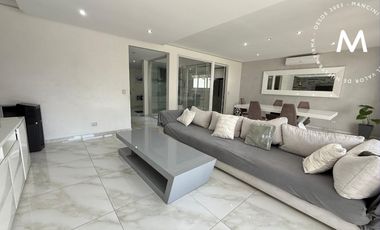 APTO CRÉDITO - Casa en venta de 5 ambientes con quincho, piscina y cochera - Villa Ballester