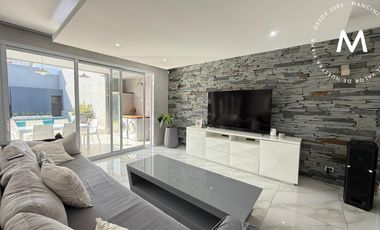 APTO CRÉDITO - Casa en venta de 5 ambientes con quincho, piscina y cochera - Villa Ballester