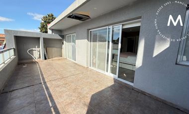 APTO CRÉDITO - Casa en venta de 5 ambientes con quincho, piscina y cochera - Villa Ballester