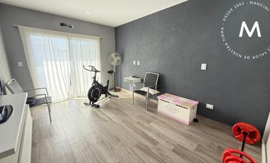 APTO CRÉDITO - Casa en venta de 5 ambientes con quincho, piscina y cochera - Villa Ballester