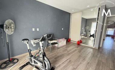 APTO CRÉDITO - Casa en venta de 5 ambientes con quincho, piscina y cochera - Villa Ballester