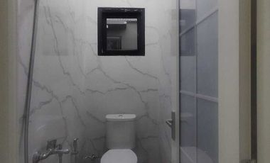 JUAL RUMAH 3 LANTAI jln KRAN V no 85 aman, nyaman bisa di pakai USAHA.