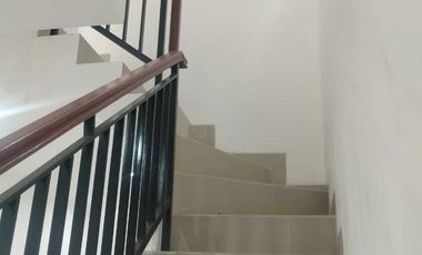 JUAL RUMAH 3 LANTAI jln KRAN V no 85 aman, nyaman bisa di pakai USAHA.