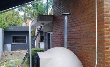 Casa en venta - 3 Dormitorios 2 Baños - Cocheras - 415Mts2 - Glew, Almirante Brown