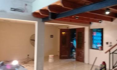 Casa en venta - 3 Dormitorios 2 Baños - Cocheras - 415Mts2 - Glew, Almirante Brown