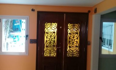 Casa en venta - 3 Dormitorios 2 Baños - Cocheras - 415Mts2 - Glew, Almirante Brown