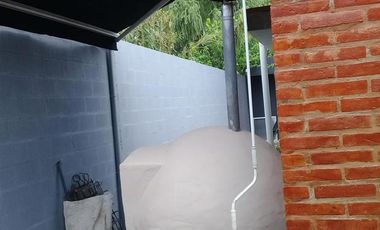 Casa en venta - 3 Dormitorios 2 Baños - Cocheras - 415Mts2 - Glew, Almirante Brown