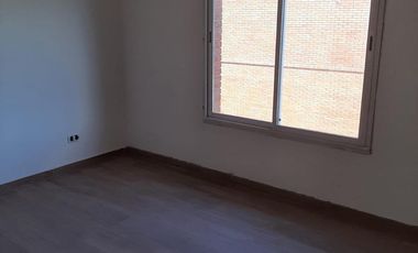 Dúplex de Pozo - 4 AMB en Altos de Maschwitz