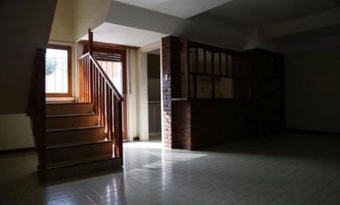 Casa en venta - 4 Dormitorios 2 Baños - Cochera - 240Mts2 - Balcarce