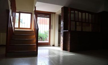 Casa en venta - 4 Dormitorios 2 Baños - Cochera - 240Mts2 - Balcarce