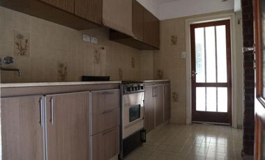 Casa en venta - 4 Dormitorios 2 Baños - Cochera - 240Mts2 - Balcarce