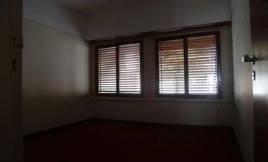 Casa en venta - 4 Dormitorios 2 Baños - Cochera - 240Mts2 - Balcarce