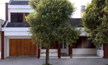 Casa en venta - 4 Dormitorios 2 Baños - Cochera - 240Mts2 - Balcarce