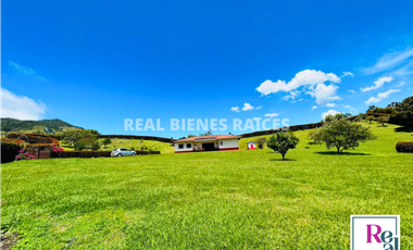 SE VENDE ESPECTACULAR CASA FINCA