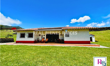 SE VENDE ESPECTACULAR CASA FINCA