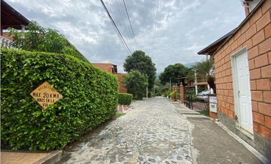 Venta Casa en San Jerónimo, unidad cerrada 193 mts, amoblada