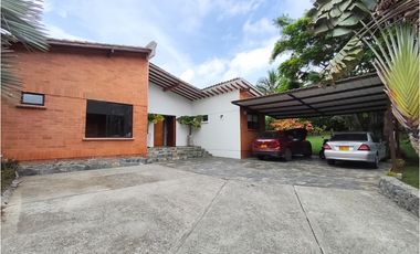 Tu refugio ideal en Cerritos: Casa campestre con todo el confort