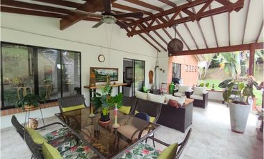 Tu refugio ideal en Cerritos: Casa campestre con todo el confort