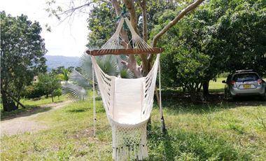 En Venta linda finca con piscina en Anapoima.