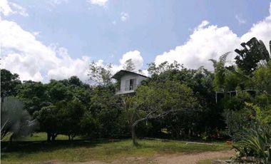 En Venta linda finca con piscina en Anapoima.