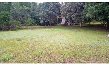 En Venta linda finca con piscina en Anapoima.