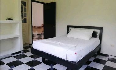 En Venta linda finca con piscina en Anapoima.