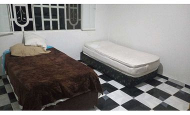 En Venta linda finca con piscina en Anapoima.