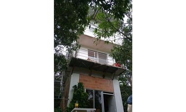 En Venta linda finca con piscina en Anapoima.