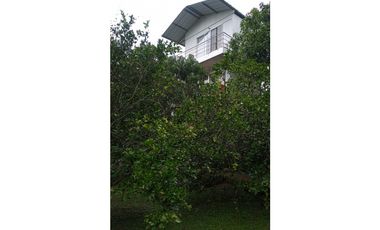 En Venta linda finca con piscina en Anapoima.